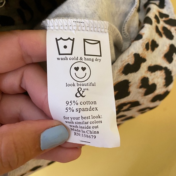 Ampersand Avenue Sweatshirt Size Small Grey Leopard Hooded Full Zip NWT - Picture 9 of 10